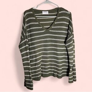 Old Navy Olive and White Knit Top